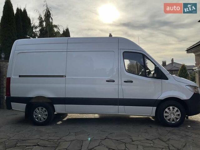 Белый Мерседес Sprinter, объемом двигателя 2.2 л и пробегом 169 тыс. км за 21499 $, фото 3 на Automoto.ua
