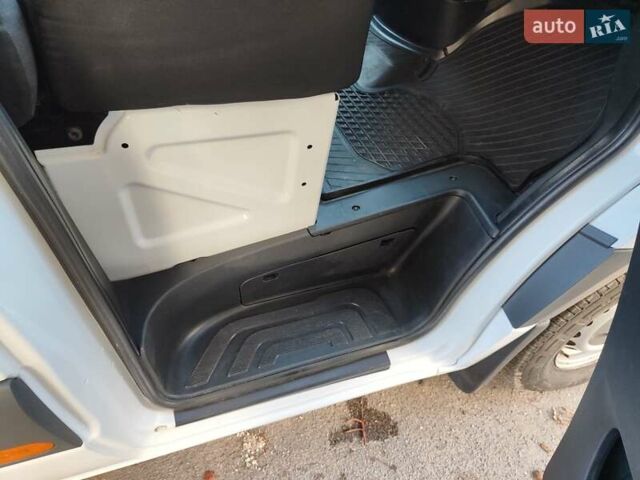 Білий Мерседес Sprinter, об'ємом двигуна 2.14 л та пробігом 406 тис. км за 22500 $, фото 27 на Automoto.ua