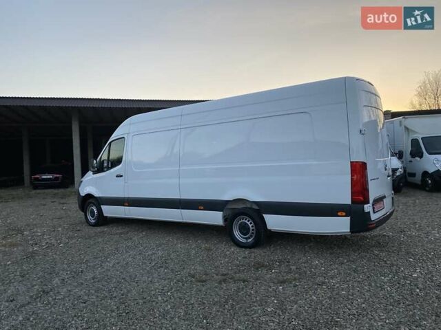Белый Мерседес Sprinter, объемом двигателя 2.2 л и пробегом 156 тыс. км за 23550 $, фото 5 на Automoto.ua