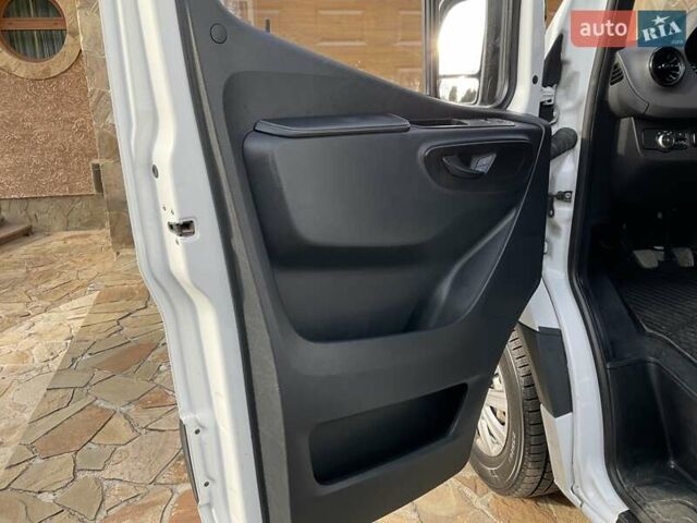 Белый Мерседес Sprinter, объемом двигателя 2.2 л и пробегом 169 тыс. км за 21499 $, фото 15 на Automoto.ua