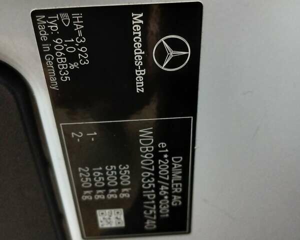 Белый Мерседес Sprinter, объемом двигателя 2.14 л и пробегом 386 тыс. км за 23600 $, фото 19 на Automoto.ua