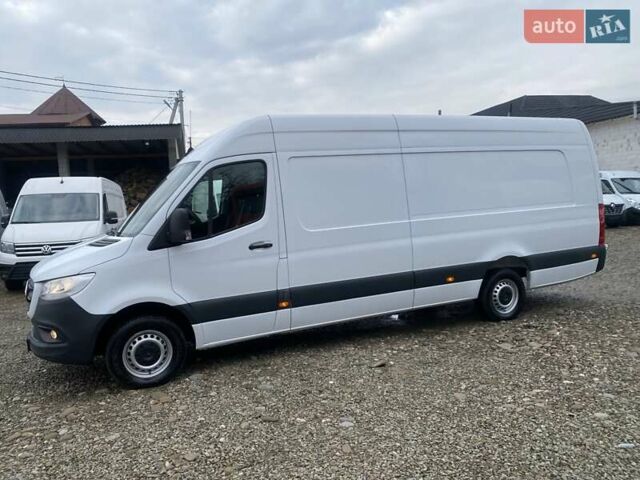 Белый Мерседес Sprinter, объемом двигателя 2.2 л и пробегом 165 тыс. км за 22880 $, фото 3 на Automoto.ua