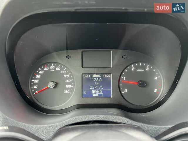 Белый Мерседес Sprinter, объемом двигателя 2.2 л и пробегом 237 тыс. км за 23500 $, фото 11 на Automoto.ua