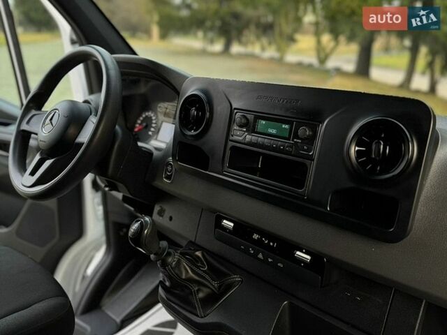 Белый Мерседес Sprinter, объемом двигателя 2.14 л и пробегом 233 тыс. км за 21700 $, фото 35 на Automoto.ua