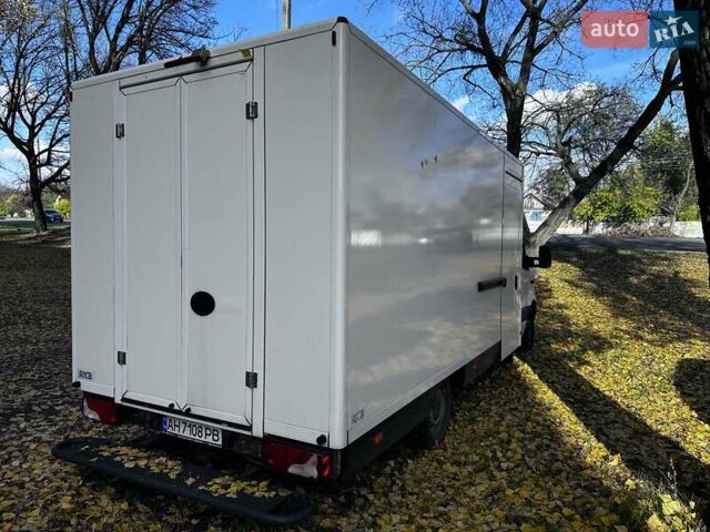 Белый Мерседес Sprinter, объемом двигателя 2.14 л и пробегом 156 тыс. км за 25600 $, фото 1 на Automoto.ua