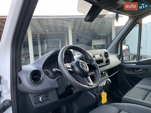 Белый Мерседес Sprinter, объемом двигателя 2.2 л и пробегом 156 тыс. км за 23550 $, фото 42 на Automoto.ua