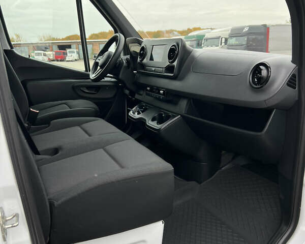 Белый Мерседес Sprinter, объемом двигателя 2.2 л и пробегом 237 тыс. км за 23500 $, фото 16 на Automoto.ua