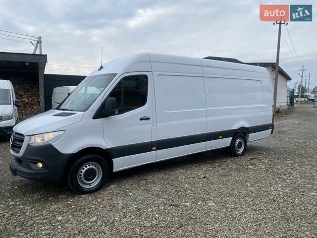 Белый Мерседес Sprinter, объемом двигателя 2.2 л и пробегом 165 тыс. км за 22880 $, фото 2 на Automoto.ua