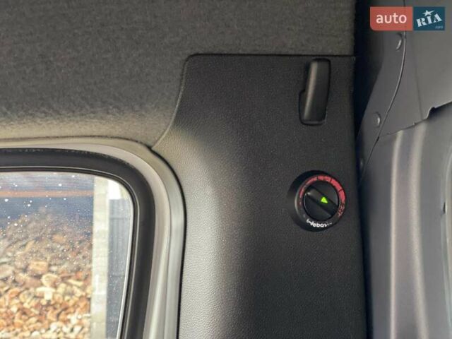 Белый Мерседес Sprinter, объемом двигателя 2.2 л и пробегом 165 тыс. км за 22880 $, фото 36 на Automoto.ua