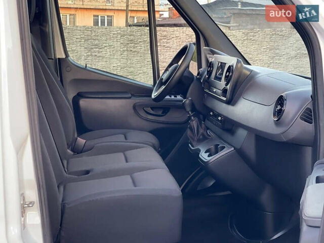 Белый Мерседес Sprinter, объемом двигателя 2.2 л и пробегом 46 тыс. км за 27600 $, фото 7 на Automoto.ua