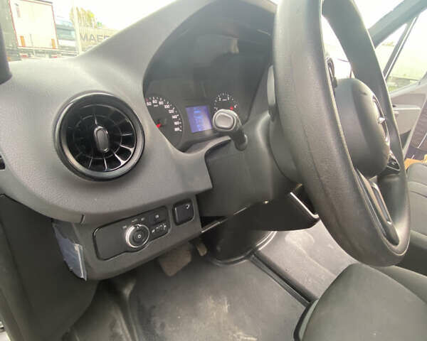 Белый Мерседес Sprinter, объемом двигателя 0 л и пробегом 240 тыс. км за 24000 $, фото 11 на Automoto.ua
