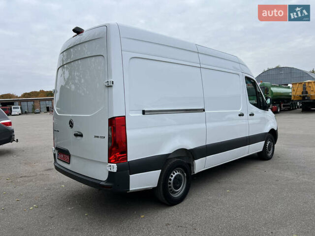 Белый Мерседес Sprinter, объемом двигателя 2.2 л и пробегом 237 тыс. км за 23500 $, фото 4 на Automoto.ua
