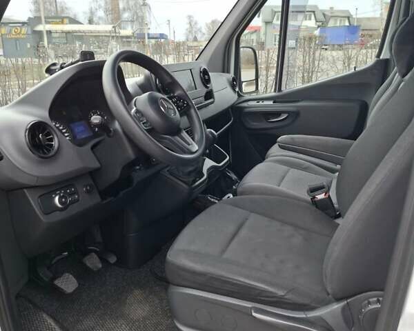 Белый Мерседес Sprinter, объемом двигателя 3 л и пробегом 353 тыс. км за 43500 $, фото 5 на Automoto.ua
