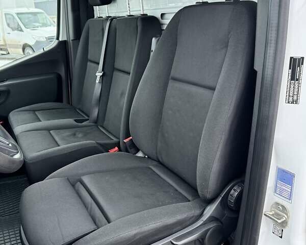 Белый Мерседес Sprinter, объемом двигателя 2.2 л и пробегом 260 тыс. км за 33000 $, фото 21 на Automoto.ua