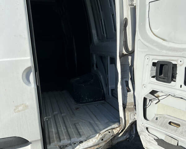 Белый Мерседес Sprinter, объемом двигателя 3.2 л и пробегом 110 тыс. км за 35000 $, фото 15 на Automoto.ua