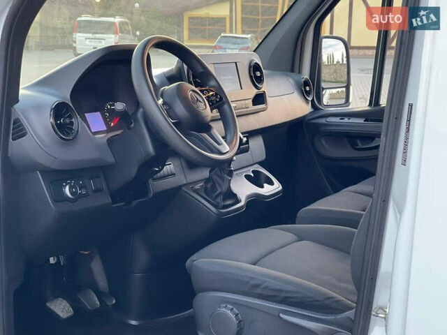 Белый Мерседес Sprinter, объемом двигателя 2.2 л и пробегом 46 тыс. км за 27600 $, фото 6 на Automoto.ua