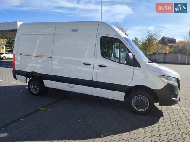 Белый Мерседес Sprinter, объемом двигателя 2.2 л и пробегом 273 тыс. км за 27800 $, фото 2 на Automoto.ua