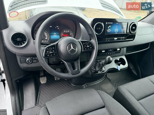 Белый Мерседес Sprinter, объемом двигателя 0 л и пробегом 272 тыс. км за 24500 $, фото 13 на Automoto.ua