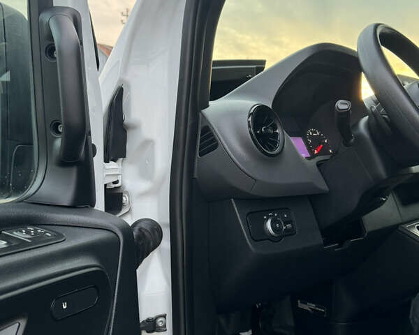 Мерседес Sprinter 2019 в Ровно на Automoto.ua Белый Мерседес Sprinter, объемом двигателя 2.2 л и пробегом 269 тыс. км за 34800 $, фото 25 на Automoto.ua