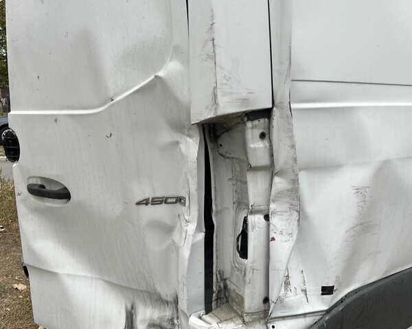 Белый Мерседес Sprinter, объемом двигателя 3.2 л и пробегом 110 тыс. км за 35000 $, фото 4 на Automoto.ua