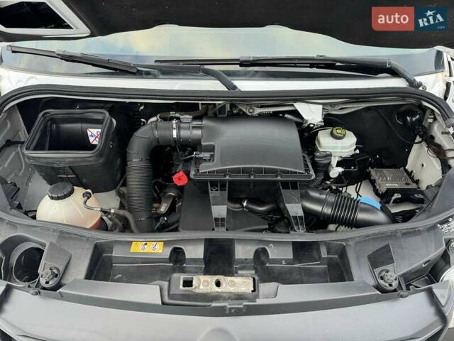 Белый Мерседес Sprinter, объемом двигателя 2.2 л и пробегом 260 тыс. км за 33000 $, фото 17 на Automoto.ua