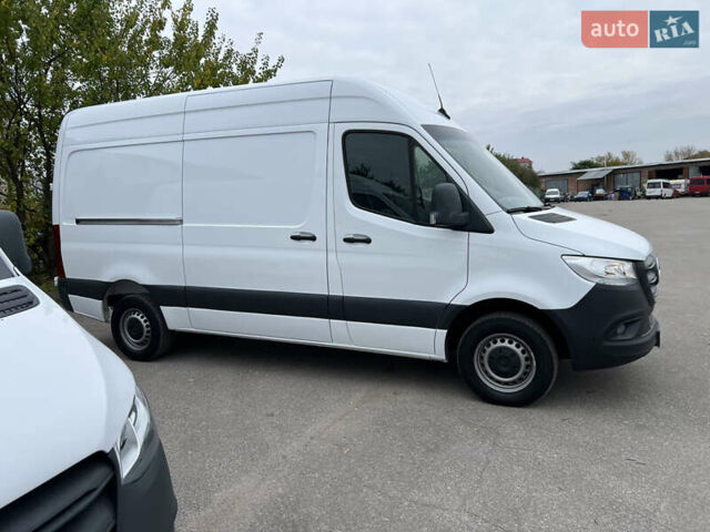 Белый Мерседес Sprinter, объемом двигателя 2.2 л и пробегом 237 тыс. км за 23500 $, фото 3 на Automoto.ua