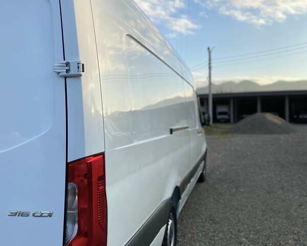 Белый Мерседес Sprinter, объемом двигателя 2.2 л и пробегом 165 тыс. км за 23350 $, фото 22 на Automoto.ua
