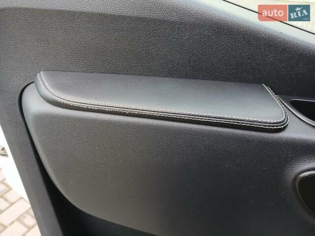 Білий Мерседес Sprinter, об'ємом двигуна 2.2 л та пробігом 296 тис. км за 23999 $, фото 13 на Automoto.ua