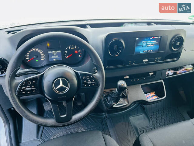 Білий Мерседес Sprinter, об'ємом двигуна 2.2 л та пробігом 236 тис. км за 25500 $, фото 16 на Automoto.ua