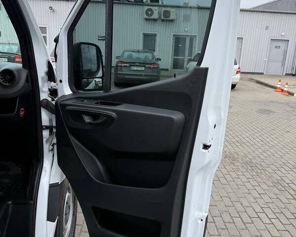 Білий Мерседес Sprinter, об'ємом двигуна 3 л та пробігом 205 тис. км за 34999 $, фото 11 на Automoto.ua