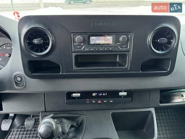 Белый Мерседес Sprinter, объемом двигателя 2.2 л и пробегом 260 тыс. км за 33000 $, фото 32 на Automoto.ua