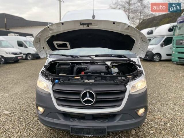 Белый Мерседес Sprinter, объемом двигателя 2.2 л и пробегом 165 тыс. км за 22880 $, фото 39 на Automoto.ua