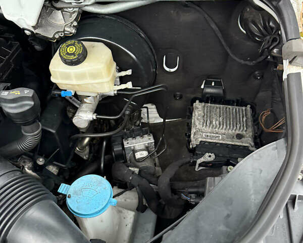 Белый Мерседес Sprinter, объемом двигателя 2.2 л и пробегом 301 тыс. км за 32900 $, фото 19 на Automoto.ua