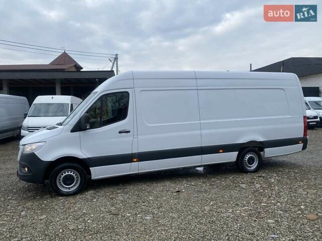 Белый Мерседес Sprinter, объемом двигателя 2.2 л и пробегом 165 тыс. км за 22880 $, фото 4 на Automoto.ua