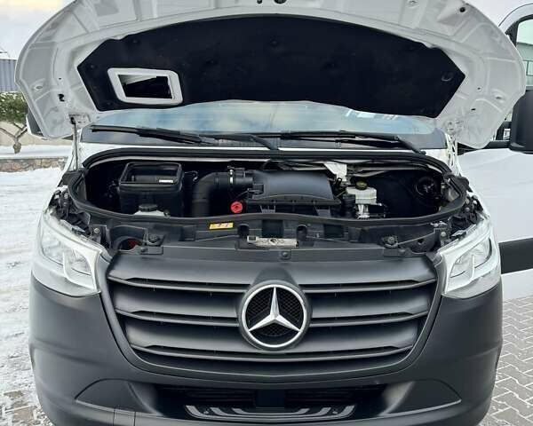 Белый Мерседес Sprinter, объемом двигателя 2.2 л и пробегом 260 тыс. км за 33000 $, фото 16 на Automoto.ua