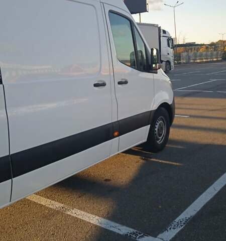 Белый Мерседес Sprinter, объемом двигателя 2.14 л и пробегом 411 тыс. км за 21500 $, фото 3 на Automoto.ua