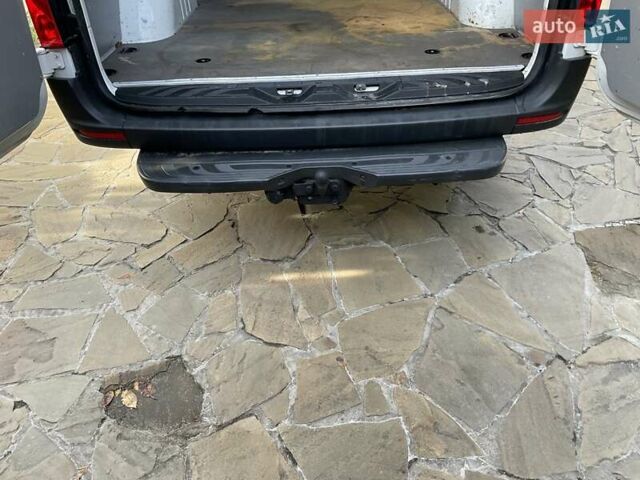 Белый Мерседес Sprinter, объемом двигателя 2.2 л и пробегом 169 тыс. км за 21499 $, фото 34 на Automoto.ua