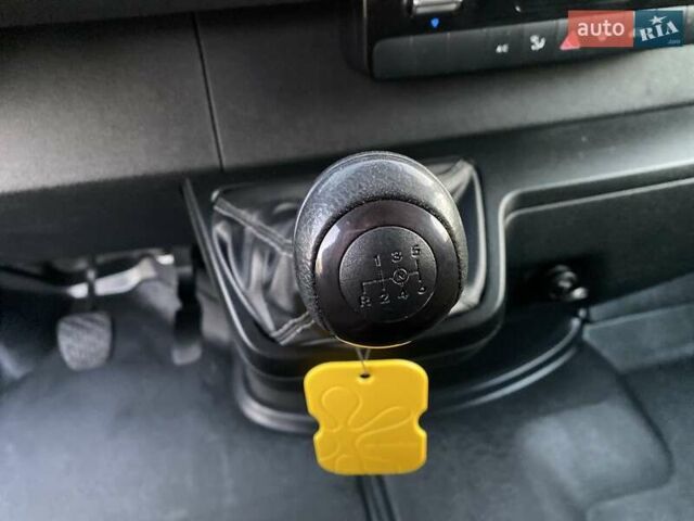 Белый Мерседес Sprinter, объемом двигателя 2.2 л и пробегом 156 тыс. км за 23550 $, фото 47 на Automoto.ua