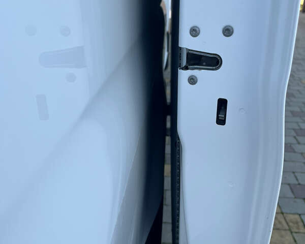 Білий Мерседес Sprinter, об'ємом двигуна 2.14 л та пробігом 300 тис. км за 22900 $, фото 24 на Automoto.ua