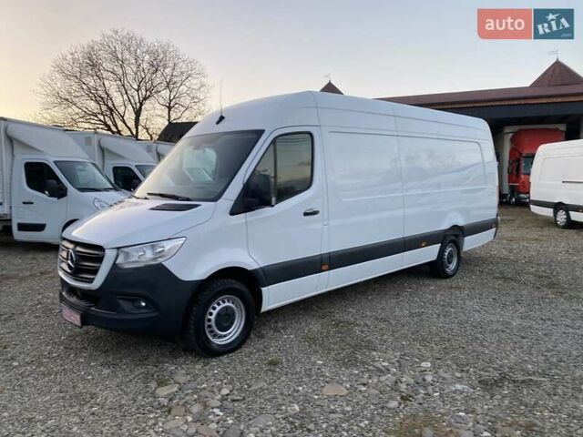Белый Мерседес Sprinter, объемом двигателя 2.2 л и пробегом 156 тыс. км за 23550 $, фото 2 на Automoto.ua