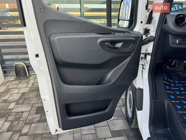 Белый Мерседес Sprinter, объемом двигателя 2.2 л и пробегом 364 тыс. км за 26500 $, фото 13 на Automoto.ua