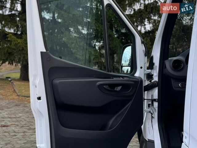 Белый Мерседес Sprinter, объемом двигателя 2.14 л и пробегом 233 тыс. км за 21700 $, фото 30 на Automoto.ua