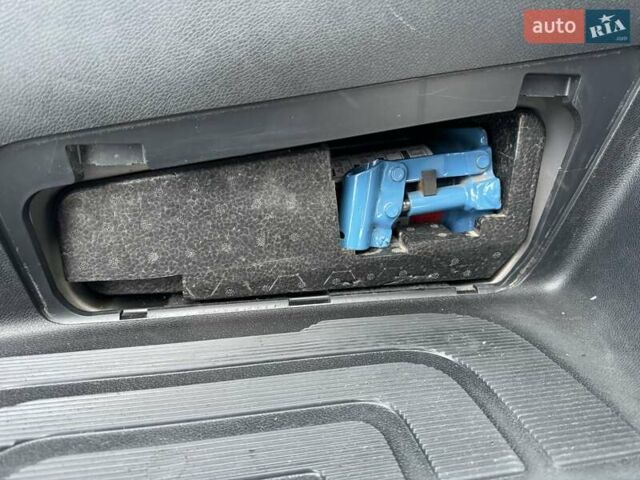 Белый Мерседес Sprinter, объемом двигателя 2.2 л и пробегом 260 тыс. км за 33000 $, фото 26 на Automoto.ua