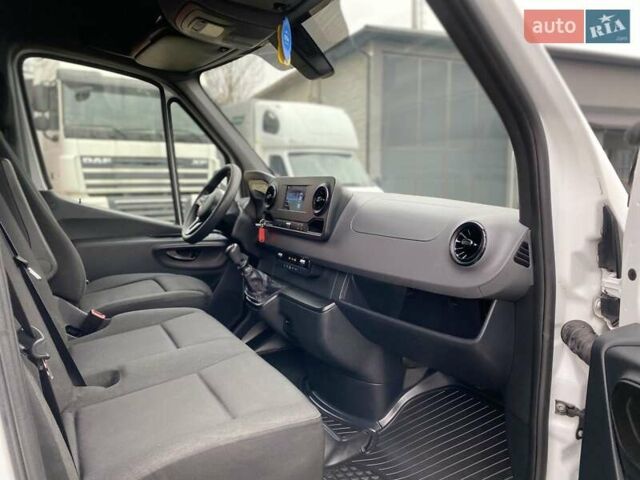 Белый Мерседес Sprinter, объемом двигателя 2.2 л и пробегом 165 тыс. км за 22880 $, фото 29 на Automoto.ua