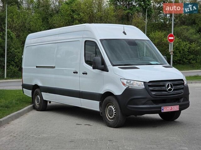Белый Мерседес Sprinter, объемом двигателя 3 л и пробегом 204 тыс. км за 32999 $, фото 5 на Automoto.ua
