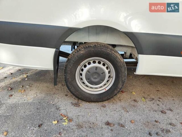 Белый Мерседес Sprinter, объемом двигателя 2.14 л и пробегом 406 тыс. км за 19500 $, фото 4 на Automoto.ua