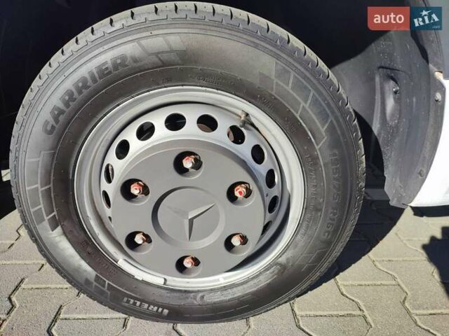 Белый Мерседес Sprinter, объемом двигателя 2.2 л и пробегом 273 тыс. км за 27800 $, фото 11 на Automoto.ua