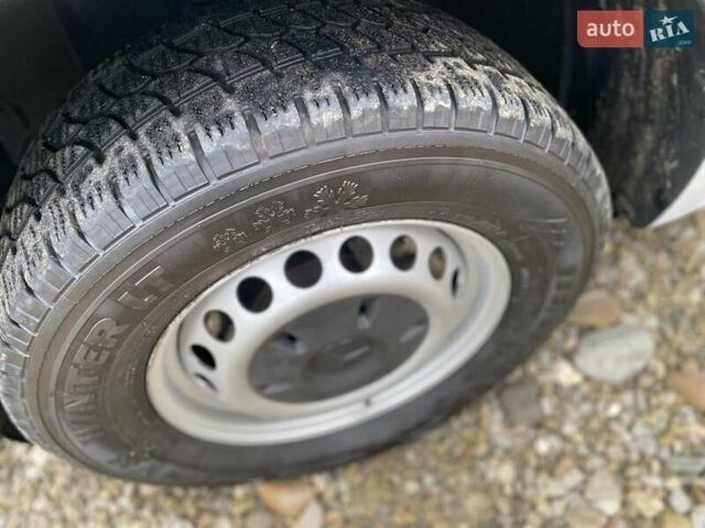 Белый Мерседес Sprinter, объемом двигателя 2.2 л и пробегом 165 тыс. км за 22880 $, фото 21 на Automoto.ua