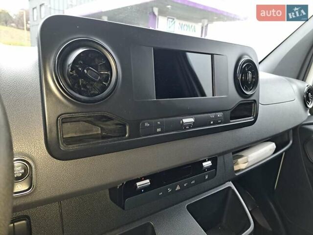 Белый Мерседес Sprinter, объемом двигателя 22 л и пробегом 256 тыс. км за 26500 $, фото 7 на Automoto.ua