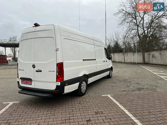 Белый Мерседес Sprinter, объемом двигателя 2.14 л и пробегом 295 тыс. км за 26900 $, фото 3 на Automoto.ua